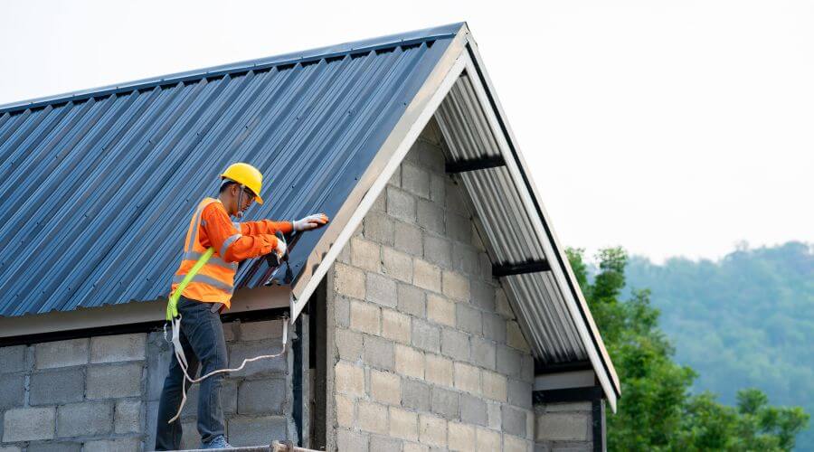 Professional gutter cleaning in Ellsworth, PA